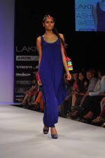 Model walk the ramp for nandita thirani and payal singhal show at Lakme Fashion Week Day 1 on 3rd Aug 2012 (31).JPG